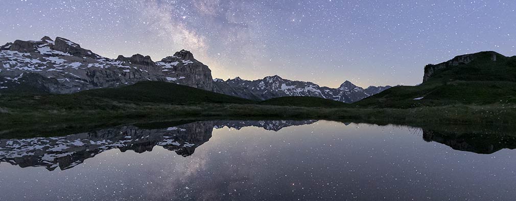 Berge und Sterne in der Schweiz